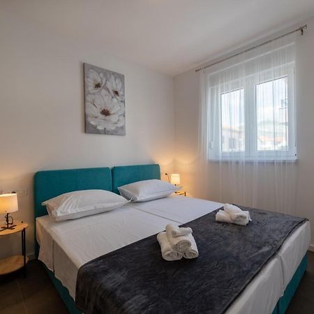 Apartments Maya & Tina Trogir Exterior photo